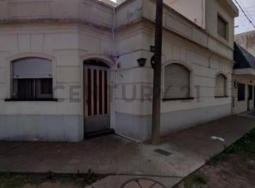Casa · 224m² · 4 Ambientes · 5 Cocheras · Venta de Casa de 7 Ambientes Mas Galpón