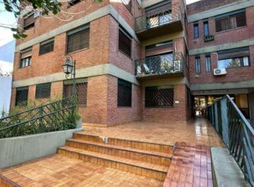Departamento de 3 ambientes, Almirante Brown · Departamento con Cochera - Apto Crédito - Excelente Ubicación