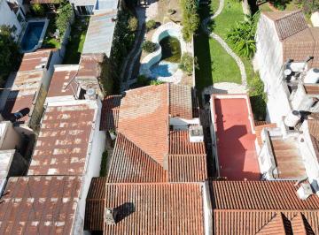 Casa · 188m² · 6 Ambientes · 1 Cochera · Chalet Centrico en Alquiler - Inmejorable Ubicación - Luján