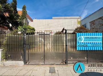 Casa · 125m² · 4 Ambientes · 2 Cocheras · Venta de Casa en Banfield Este