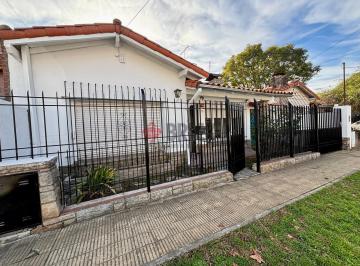 Casa · 123m² · 4 Ambientes · 1 Cochera · Casa en Martinez