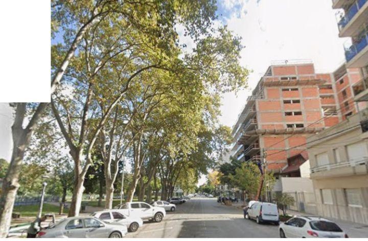 2 Amb Sobre Arregui Frente a Plaza *excelente*