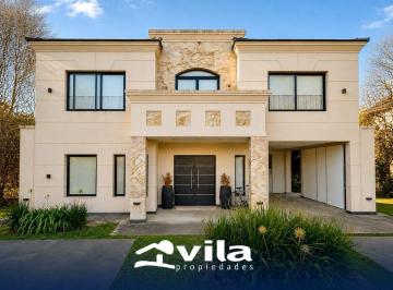 VLA-VLA-2334_2 · Venta 5 Ambientes con Piscina - Fondo Al Golf - Exclusiva Residencia de Categor