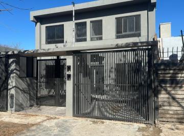 Casa · 86m² · 3 Ambientes · 1 Cochera · Dúplex en Venta 3 Ambientes Castelar Sur con Cochera