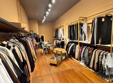 Edificio de 10 ambientes, Córdoba · Venta Edificio Comercial de 3 Plantas en Av Castro Barros Al 600
