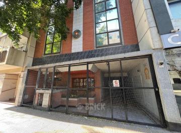 Hotel · 1351m² · 23 Ambientes · 1 Cochera · Av Castro Barros y Av Rivadavia - Hotel con 22 Habitaciones Todas con Baño