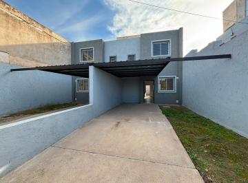 Casa · 125m² · 3 Ambientes · 2 Cocheras · Duplex Venta 2 Dorm. a Estrenar Barrio Los Naranjos