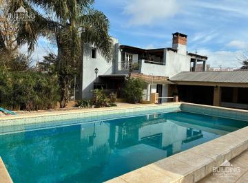 Casa · 321m² · 5 Ambientes · 4 Cocheras · Casa en Lobos