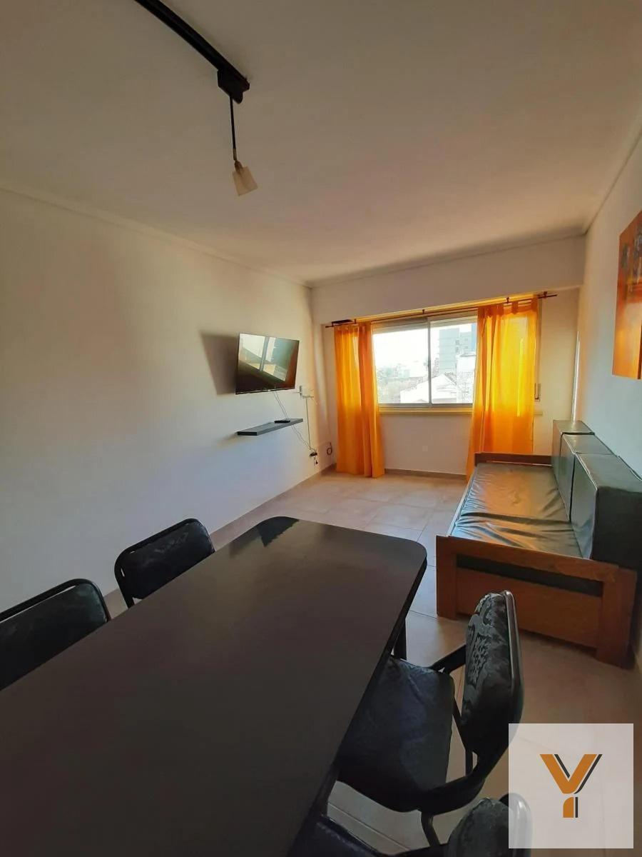 Depto 2 amb, 46m² con ascensor — Av. Libertad