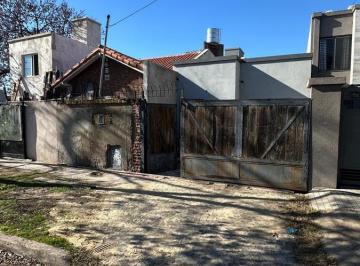 Departamento · 56m² · 3 Ambientes · 1 Cochera · Casa en PH 3 Ambientes Cochera Castelar Sur Financiacion