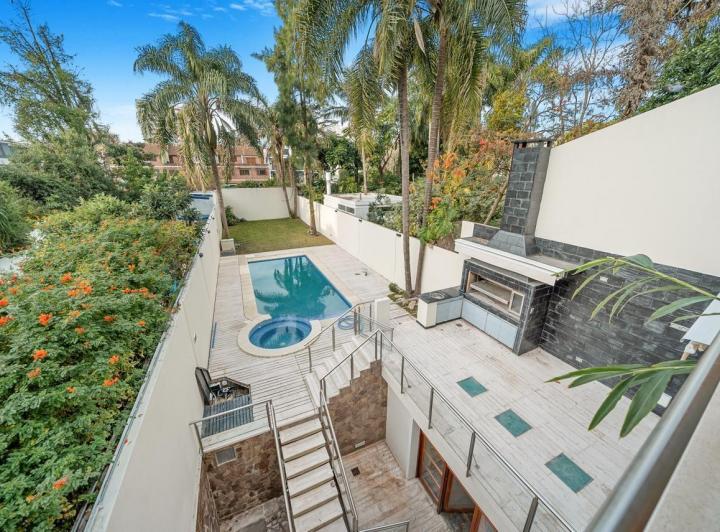 Casa · 658m² · 6 Ambientes · 5 Cocheras
