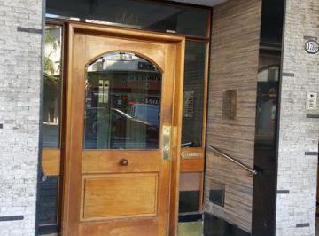 Departamento · 42m² · 2 Ambientes · Departamento Al Frente con Balcon! - Floresta