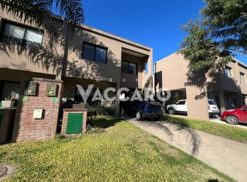 VCO-VCO-1404_2 · Townhouse 4 Ambientes en Venta