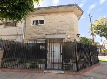 PH · 90m² · 5 Ambientes · 1 Cochera · Se Vende PH 5 Amb. 4 Hab. Garage. Olivos Golf