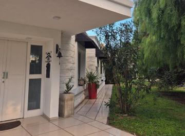 Casa · 281m² · 5 Ambientes · 2 Cocheras · Casa en San Isidro Villa Allende