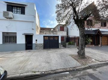 PH · 120m² · 4 Ambientes · 1 Cochera · Venta. Negociables. PH 5 Amb. a Reciclar. Lascano y Moliere.