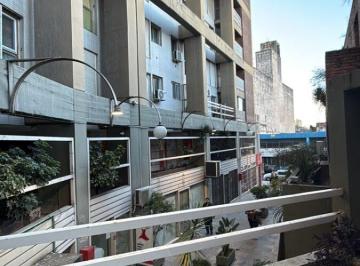 Departamento · 45m² · 4 Ambientes · Departamento de Dos Dorm. - Centro - Corazón de Manzana Garantizando un Espacio Libre de Ruidosi