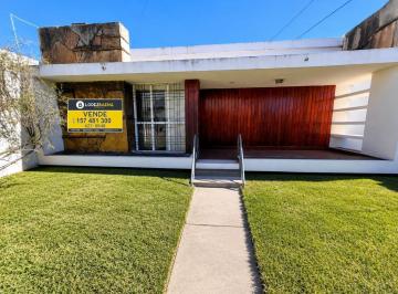 Casa · 157m² · 2 Dormitorios · Casa en Alto Alberdi