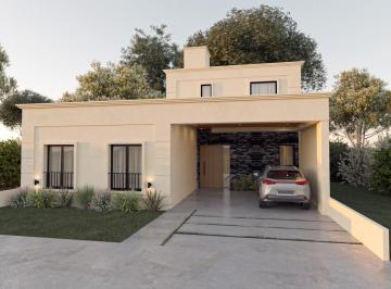 Casa · 260m² · 5 Ambientes · 2 Cocheras · Casa en Colinas de Manantiales
