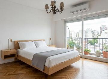 Departamento de 3 ambientes, Flores · Hermoso Tres Ambientes con Gran Balcón Corrido.