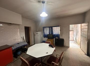 Casa · 80m² · 4 Ambientes · Casa de Pasillo en Venta