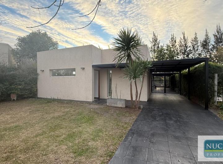 Casa · 133m² · 4 Ambientes · 2 Cocheras