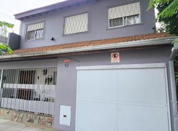 Casa · 160m² · 5 Ambientes · 1 Cochera · Venta - 5 Amb - Coch, Terraza/parrilla - Olivos