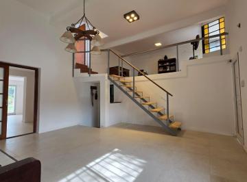 Casa · 192m² · 7 Ambientes · 1 Cochera · Casa 3 Dorm. en Alberdi