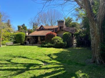 Casa · 233m² · 6 Ambientes · 1 Cochera · Excelente Casa en Alquiler Highland Park