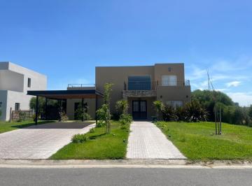 Casa · 216m² · 6 Ambientes · 2 Cocheras · Venta Casa a La Laguna San Sebastian