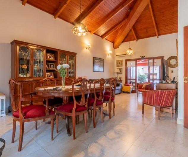 Casa · 173m² · 3 Dormitorios · 2 Cocheras