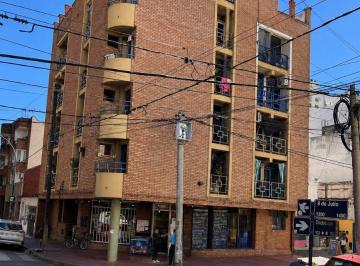 Departamento de 4 ambientes, Córdoba · Precioso Depto de 1d con 2 Balcones en Alberdi!