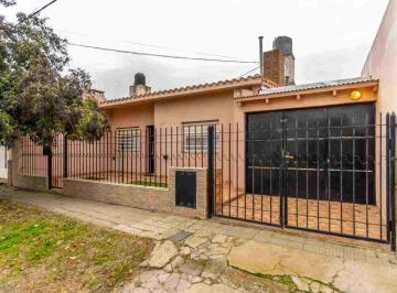 Casa · 116m² · 4 Ambientes · 1 Cochera · Hermosa Casa de 2 Dorm. en Ciudad Atlántida