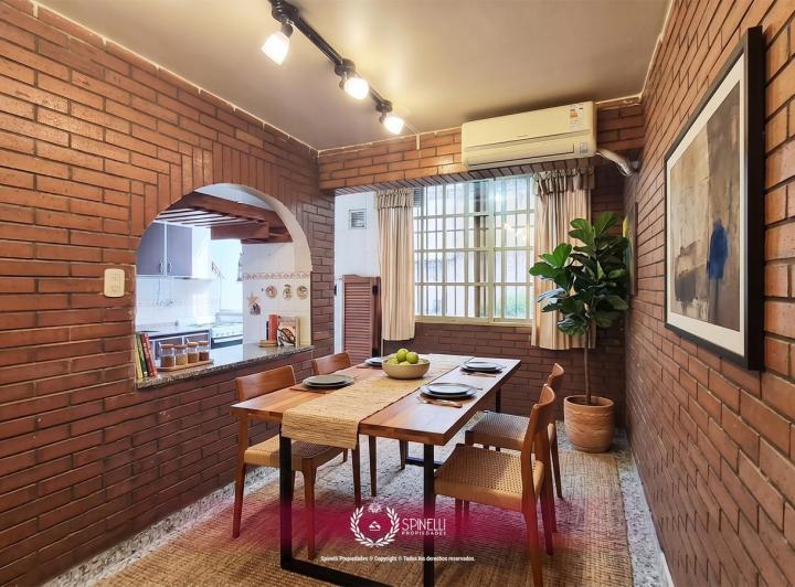 Alquiler Departamento 4 Ambientes 70 m² Al Contrafrente en Parque Centenario Primer Piso por Escalera