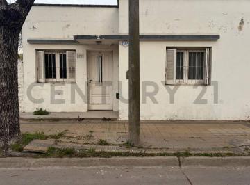 Casa · 66m² · 3 Ambientes · Casa Para Reciclar en Venta