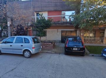 Casa de 7 ambientes, Ciudad de Santa Fe · Casa de 180 m² con Local Comercial y 3 Habitaciones en Barrio Candioti Norte