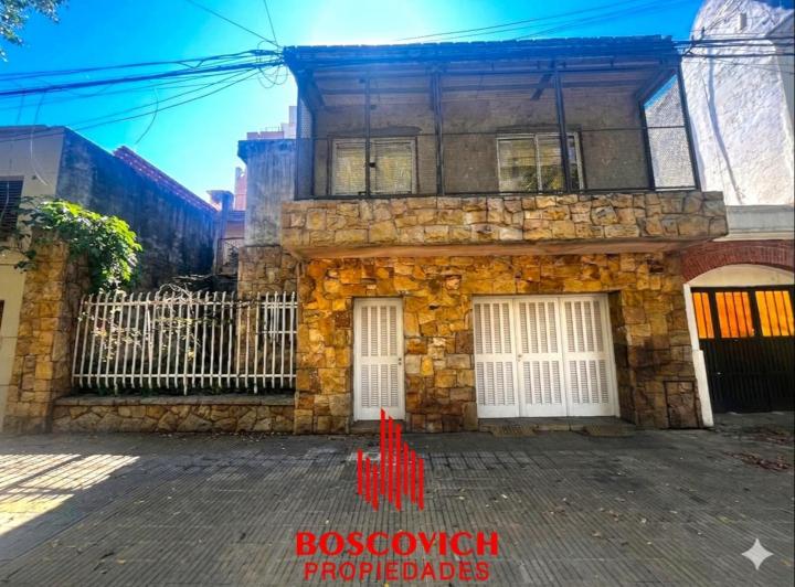 Casa · 343m² · 3 Cocheras