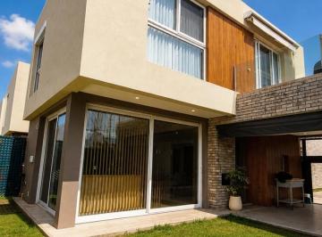 Patio · Casa en Venta en La Plata