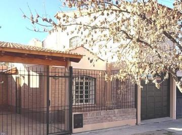 Casa · 239m² · 7 Ambientes · 2 Cocheras · Casa en Zona Torreón
