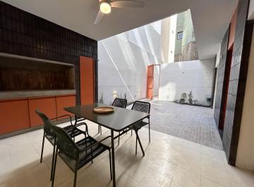 Casa · 150m² · 4 Ambientes · Casa en Venta en Zona Río, Rosario 3 Dorm. C/ Patio, Quincho y Solarium y Pileta!