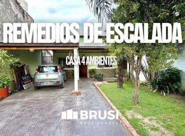 Casa · 100m² · 4 Ambientes · 3 Cocheras · Casa en Venta en Remedios de Escalada 4 Ambientes