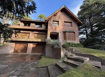 Casa · 335m² · 7 Ambientes · 6 Cocheras · Terreno en Carilo