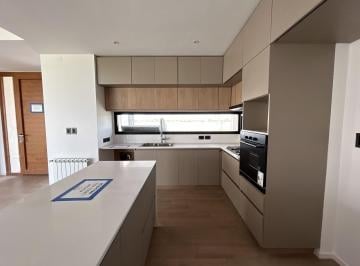Casa · 245m² · 6 Ambientes · 2 Cocheras · Vida Club de Campo, Casa 3 Dorm., Funes