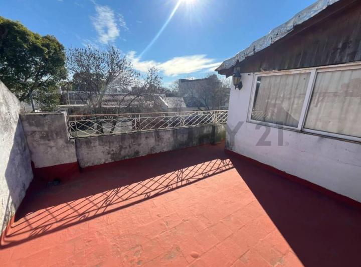 Venta Departamento 3 Ambientes Sin Expensas con Balcon y Terraza - Monte Castro