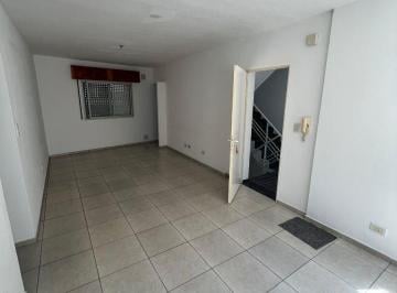 Departamento de 3 ambientes, Rosario · Departamento 1° por Escalera con 2 Dorm. Sobre Bvrondeau