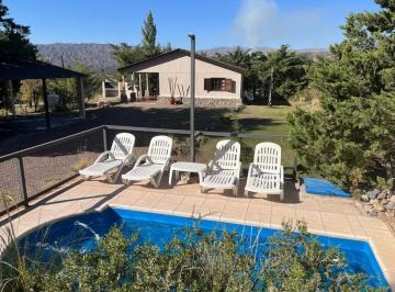 Quinta vacacional · 70m² · 3 Ambientes · 1 Cochera · Venta de Casa en Potrerillos