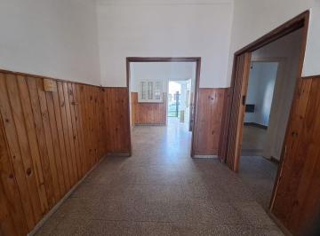 Casa de 4 ambientes, Ciudad de Santa Fe · Casa Al Frente de 2 Dorm., Patio y Cochera
