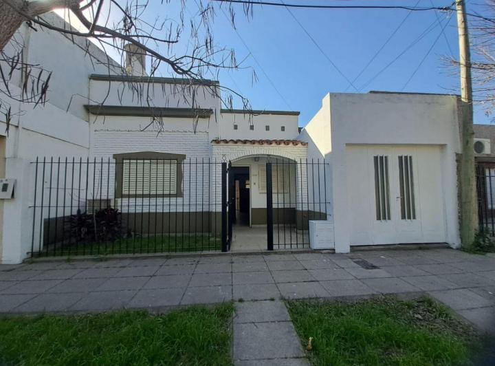 Casa · 50m² · 4 Ambientes · 1 Cochera