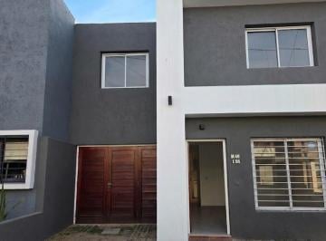 PH · 135m² · 5 Ambientes · 1 Cochera · Duplex en La Paya, Tejas Ll