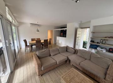Casa · 170m² · 3 Ambientes · 1 Cochera · Casa en Venta/alquiler Ubicada en Portezuelo, Zona Laguna del Sauce y Laguna Negra. Propiedad de 170